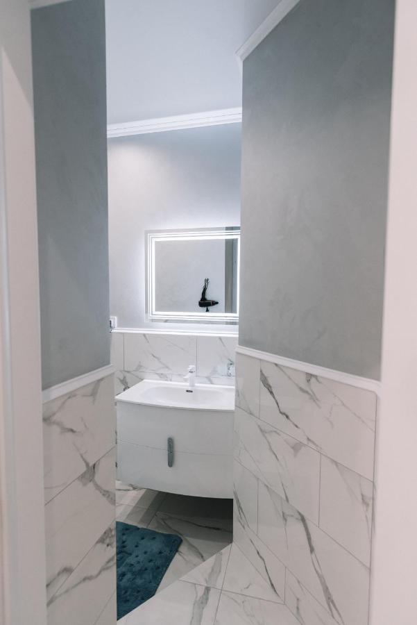 Royal Tower Vip Smart Apartments 1 Kijev Kültér fotó