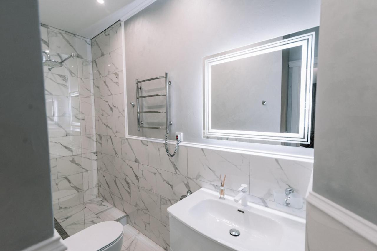 Royal Tower Vip Smart Apartments 1 Kijev Kültér fotó